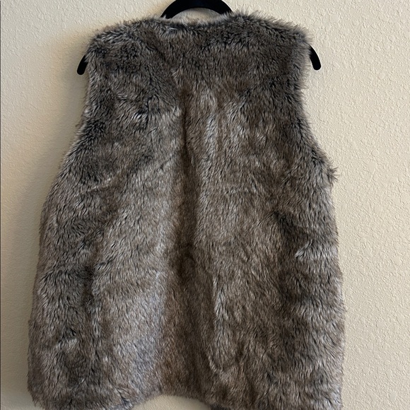 Aldo Faux Fur Vest in Gray and Brown - Picture 4 of 10